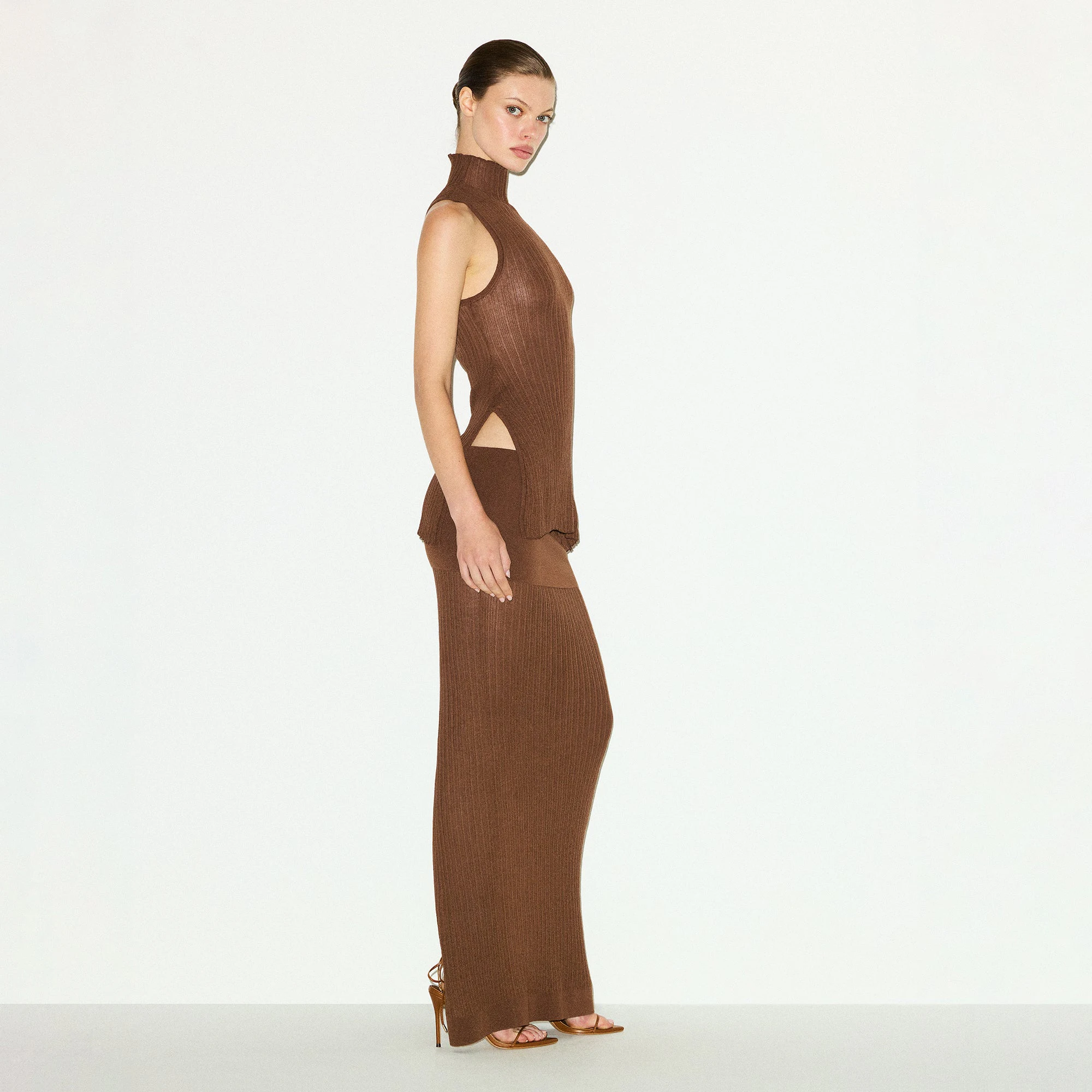 SHEER KNIT FOLDOVER LONG SKIRT | BISON ON A MODEL SIDE VIEW @ | FOCUS: 0.0, 1.0, 0.9