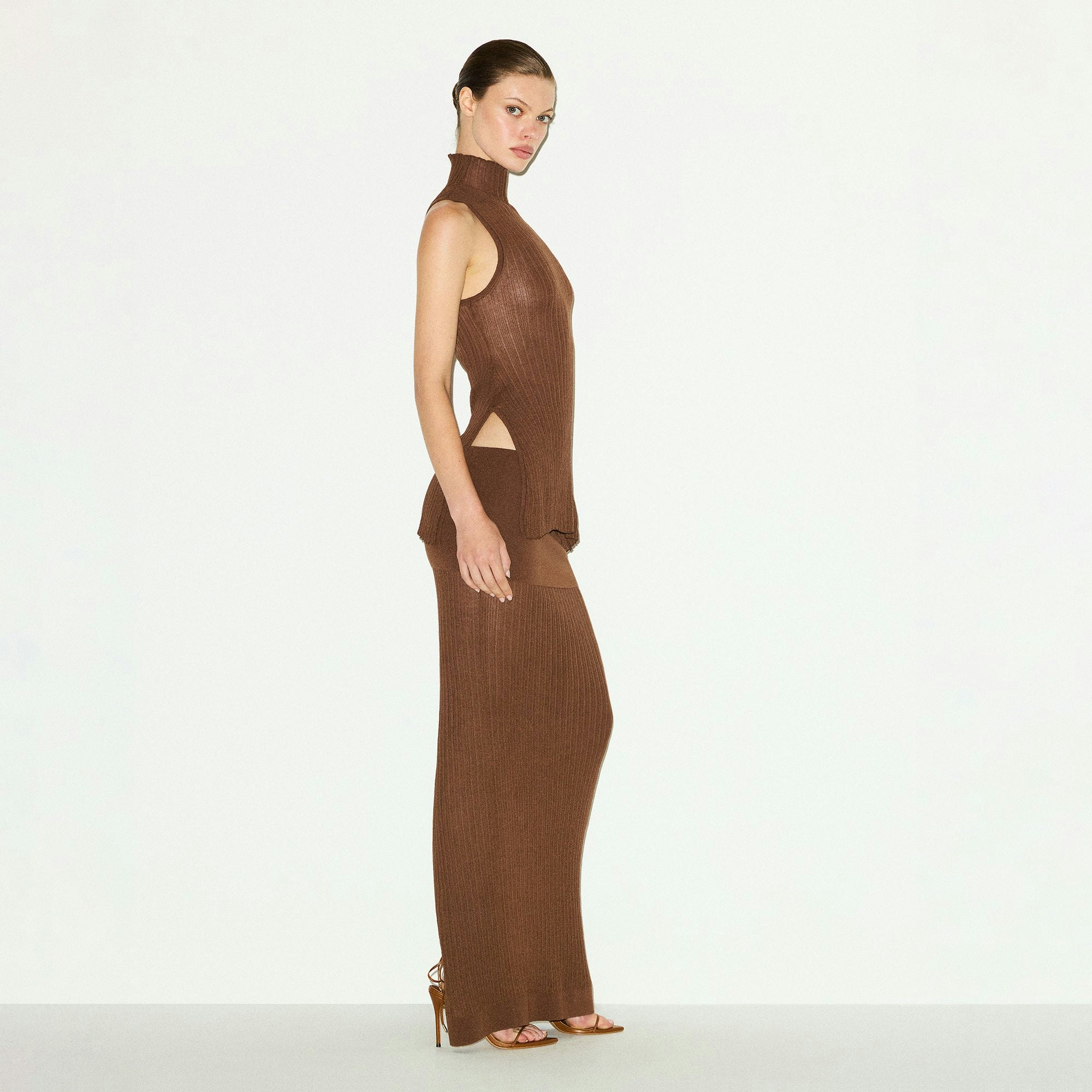 SHEER KNIT FOLDOVER LONG SKIRT | BISON ON A MODEL SIDE VIEW @ | FOCUS: 0.0, 1.0, 0.9