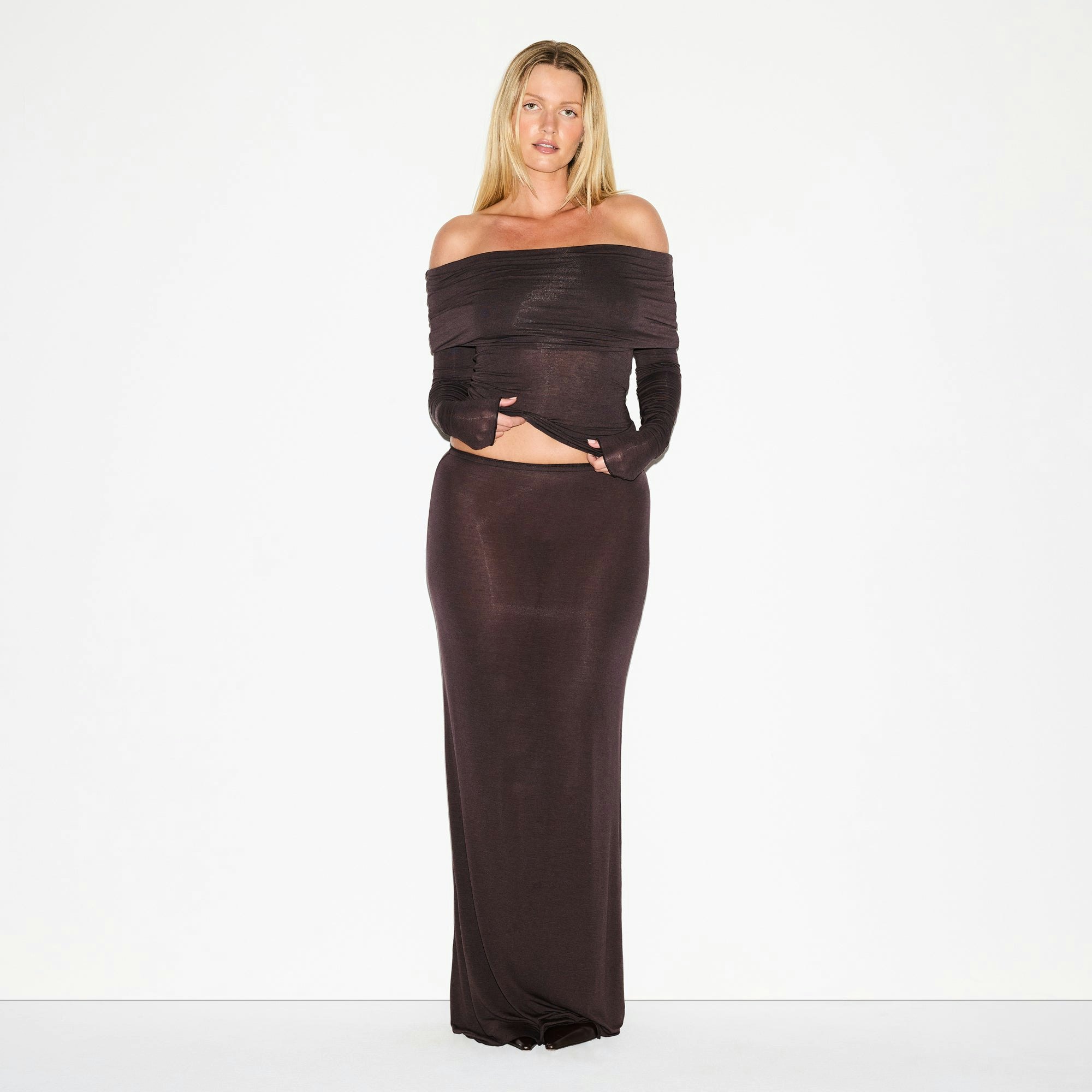 SHEER MODAL LONG SKIRT | PHOENIX ON A MODEL FRONT VIEW @ | FOCUS: 0.0, 1.0, 0.9