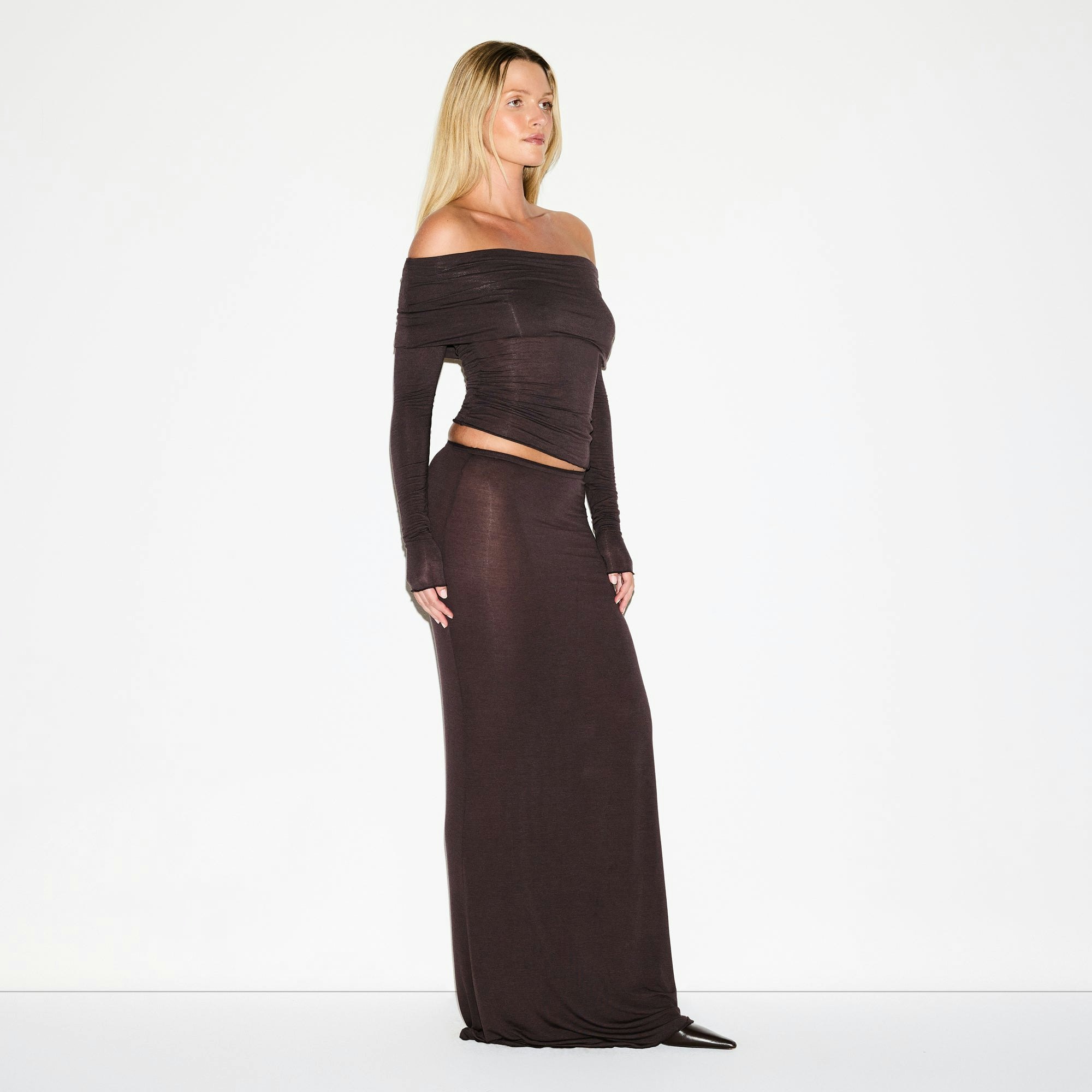 SHEER MODAL LONG SKIRT | PHOENIX ON A MODEL FRONT VIEW @ | FOCUS: 0.0, 1.0, 0.9