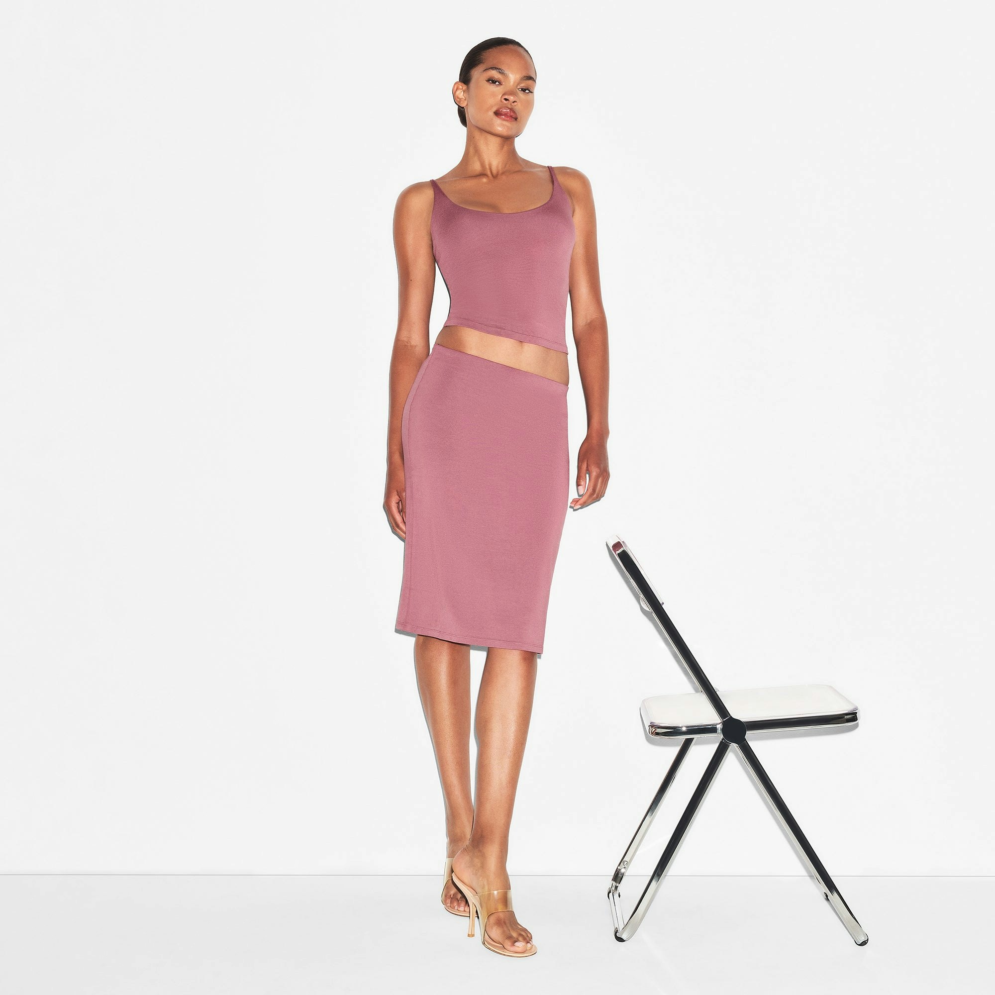 SMOOTH LAYERS MIDI SKIRT | REDWOOD ON A MODEL FRONT VIEW | FOCUS: 0.0, 1.0, 0.9
