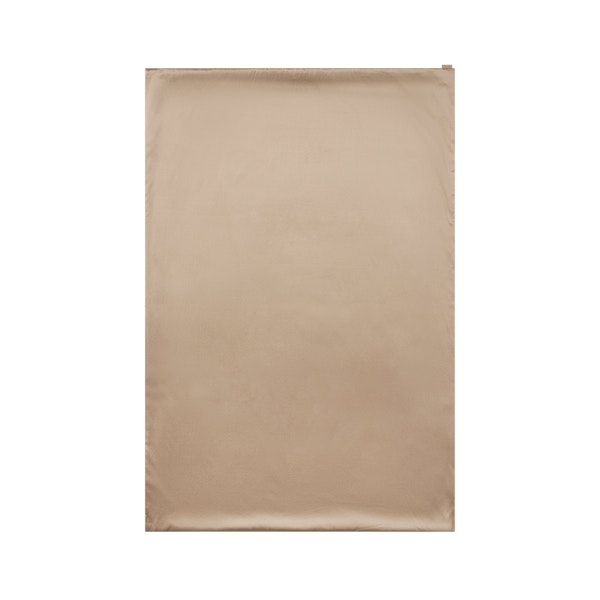 SILK PILLOWCASE | HONEY FLAT ON A WHITE BACKGROUND | FLT