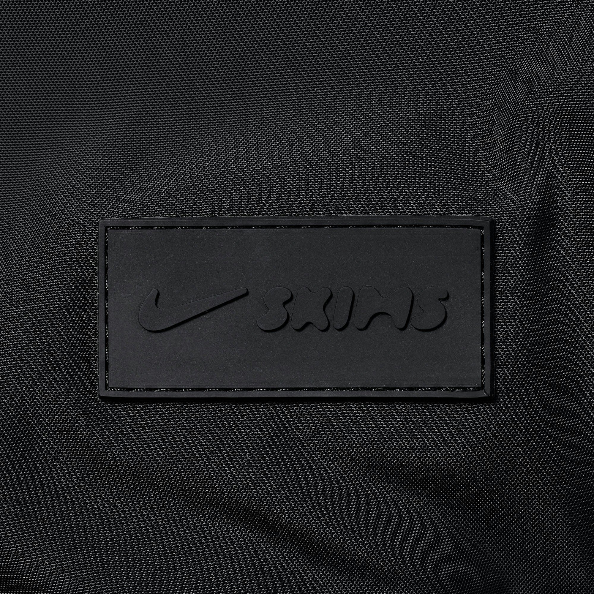 NikeSKIMS PUFFER GYM BAG | OBSIDIAN ADDITIONAL FABRIC DETAILS
