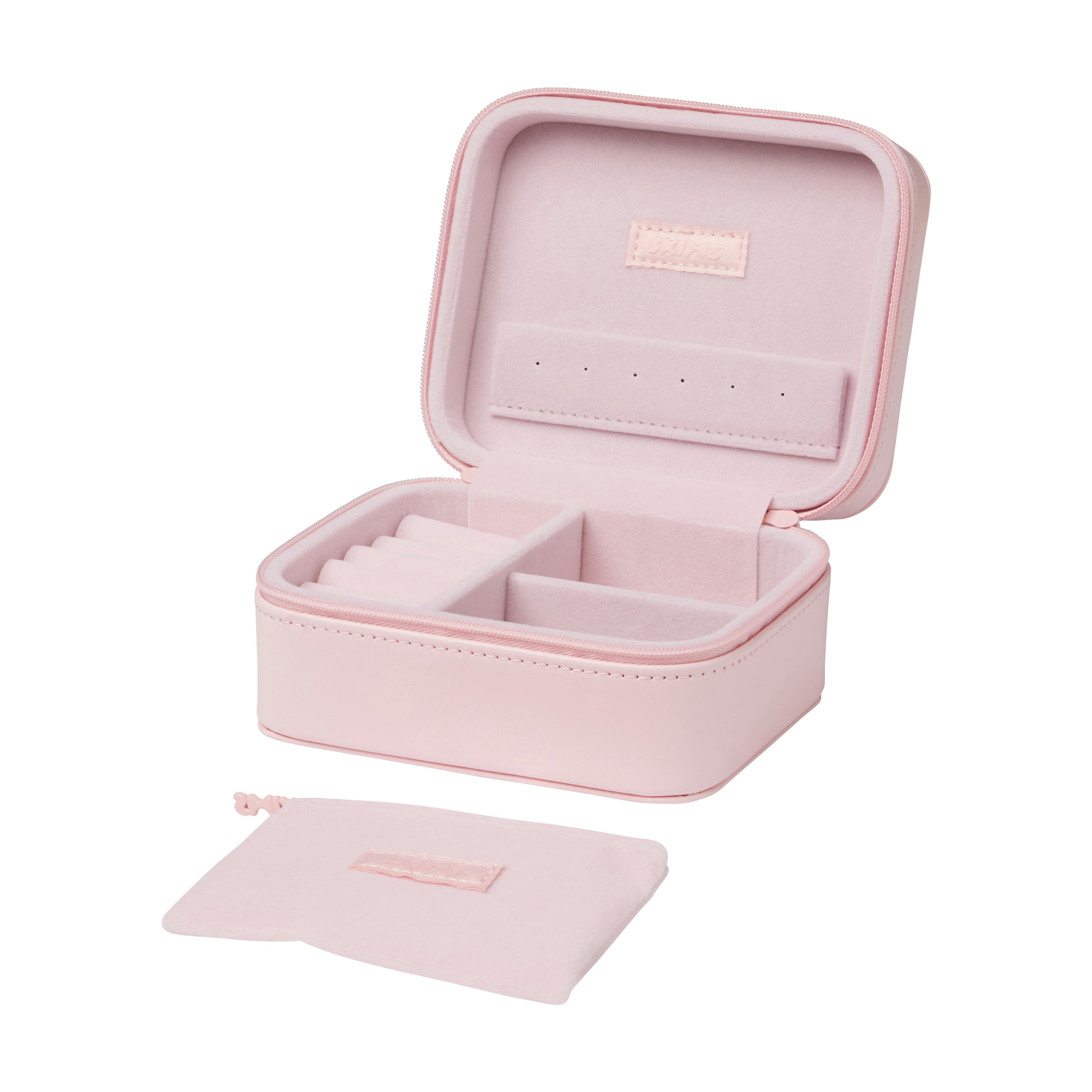 TRAVEL JEWELRY CASE | BALLET FLAT ON A WHITE BACKGROUND | FLT