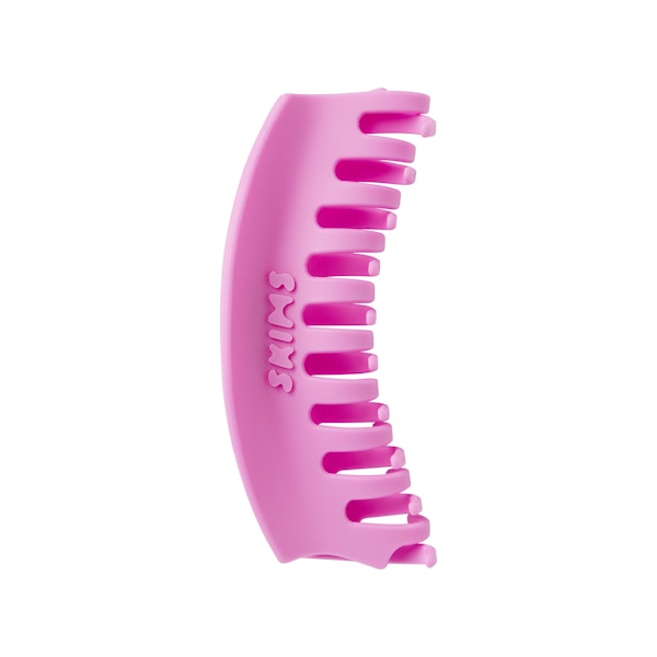 GETTING READY ACCESSORIES CURVED JUMBO CLAW CLIP | PETAL FLAT ON A WHITE BACKGROUND | FLT