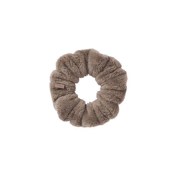 GETTING READY ACCESSORIES MICRO FIBER SCRUNCHIE 2-PACK | TRUFFLE (HAIR ACCESSORIES, ACCESSORIES) FLAT ON A WHITE BACKGROUND | FLT