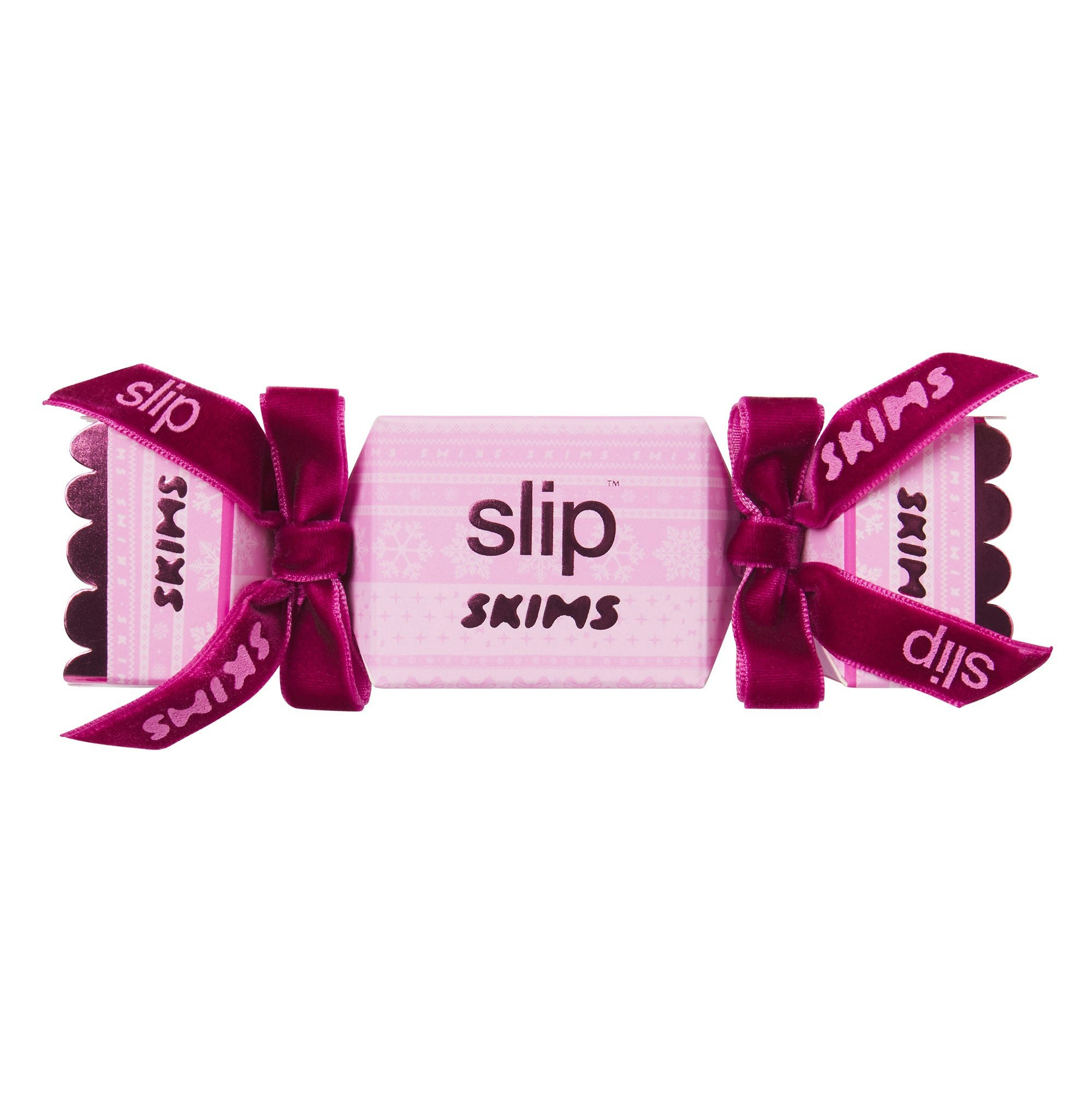 SLIP X SKIMS PURE SILK SKINNY SCRUNCHIE 3-PACK | BUBBLE GUM BOW FAIR ISLE FLAT ON A WHITE BACKGROUND | FLT @ | FOCUS: 0.9, 0.1, 0.7