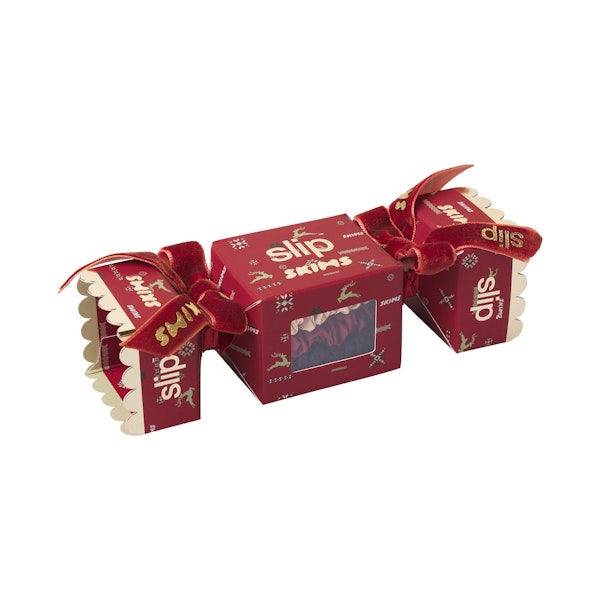 SLIP X SKIMS PURE SILK SKINNY SCRUNCHIE 3-PACK | CRANBERRY VINTAGE DEER PRINT FLAT ON A WHITE BACKGROUND | FLT @ | FOCUS: 0.9, 0.1, 0.7