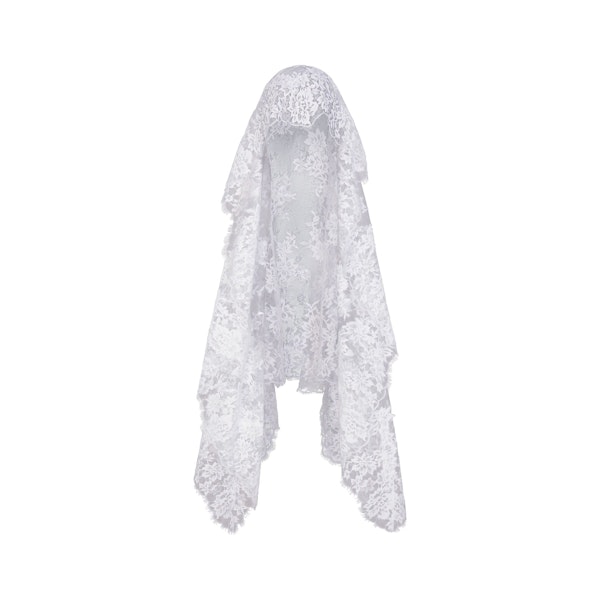 SKIMS LACE VEIL | SNOW FLAT ON A WHITE BACKGROUND | FLT