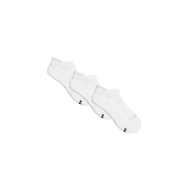 COMFORT ANKLE SOCK 3-PACK | SNOW FLAT ON A WHITE BACKGROUND | FLT | FOCUS: 0.9, 0.1, 0.7