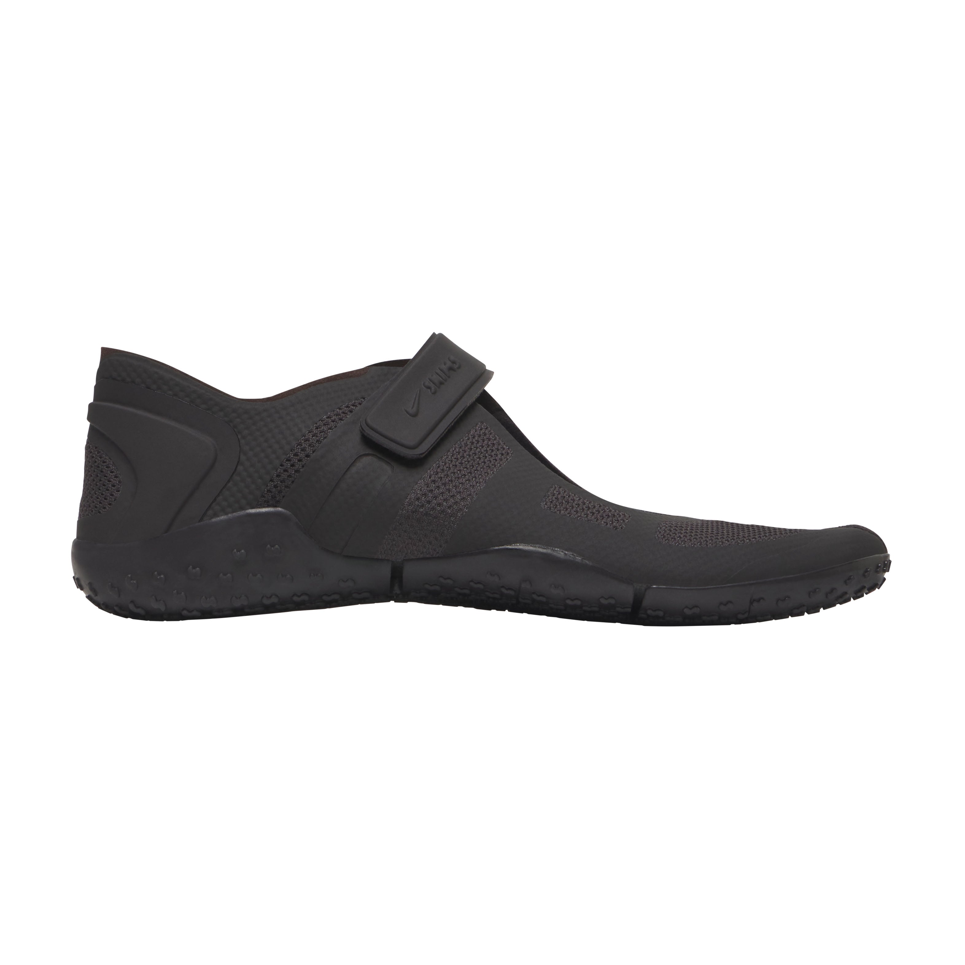 NikeSKIMS FOOTWEAR RIFT MESH | TAR & LAYS FLAT ON A WHITE BACKGROUND | FLT