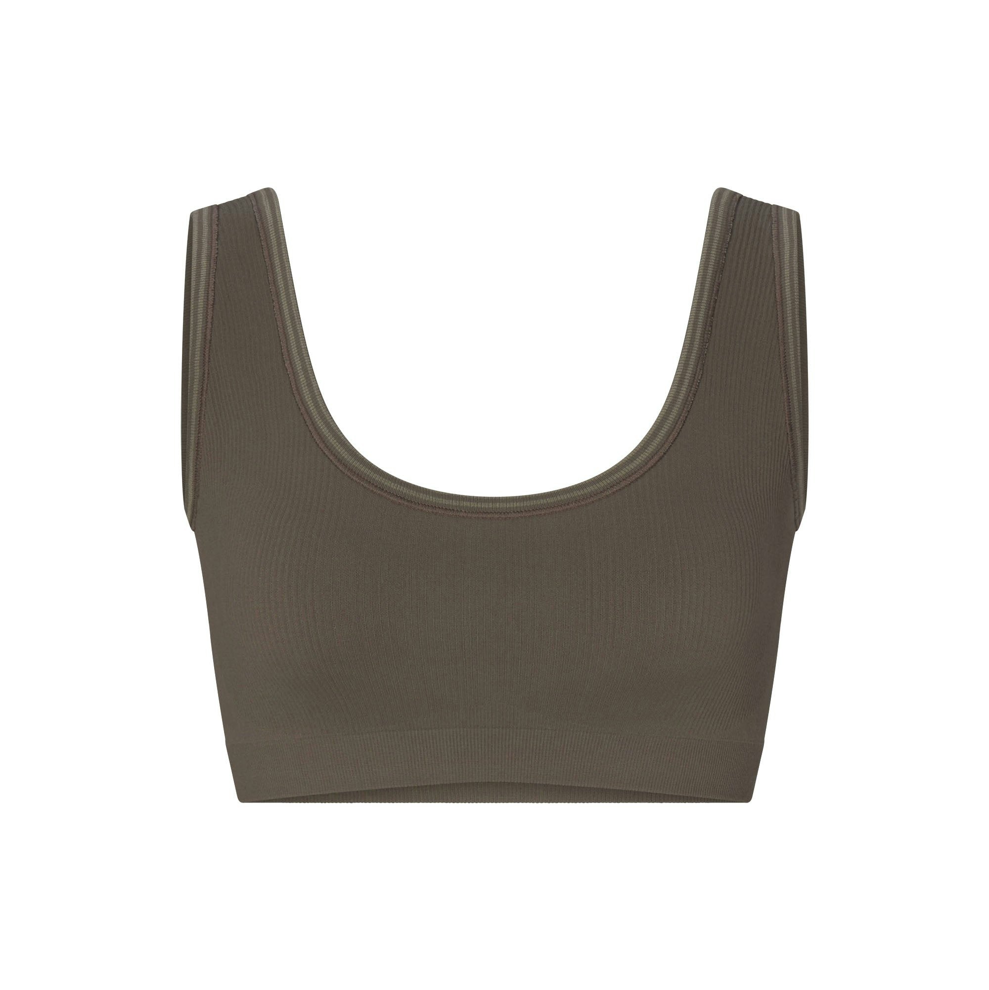 NikeSKIMS RIBBED SEAMLESS SCOOP BRA | DUSTY OAKMOSS/DUNE FLAT ON A WHITE BACKGROUND | FLT