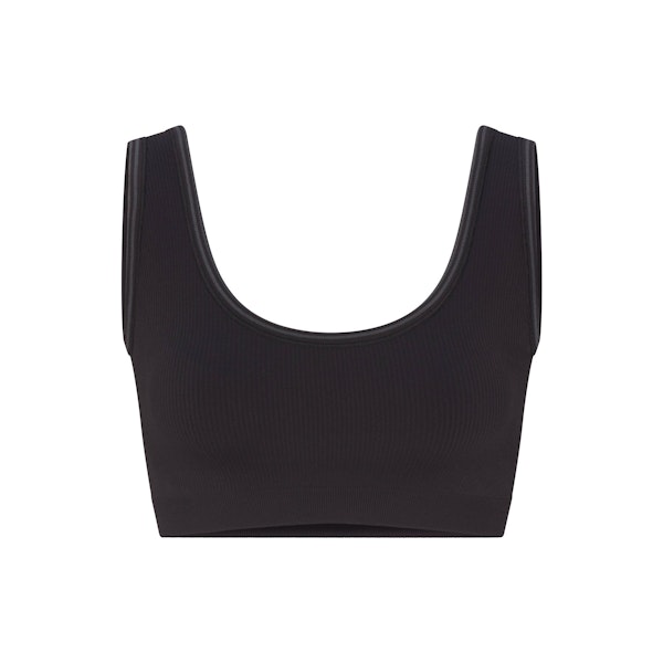 NikeSKIMS RIBBED SEAMLESS SCOOP BRA | OBSIDIAN/ARMOR FLAT ON A WHITE BACKGROUND | FLT