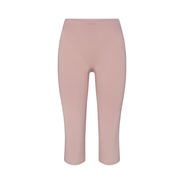 NikeSKIMS MATTE 17" V-LINE CROP LEGGING | HIMALAYAN FLAT ON A WHITE BACKGROUND | FLT