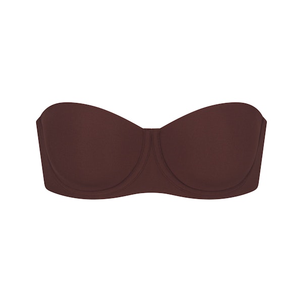 FITS EVERYBODY STRAPLESS BRA | COCOA (STRAPLESS BRAS) LAYS FLAT ON A WHITE BACKGROUND | FLT