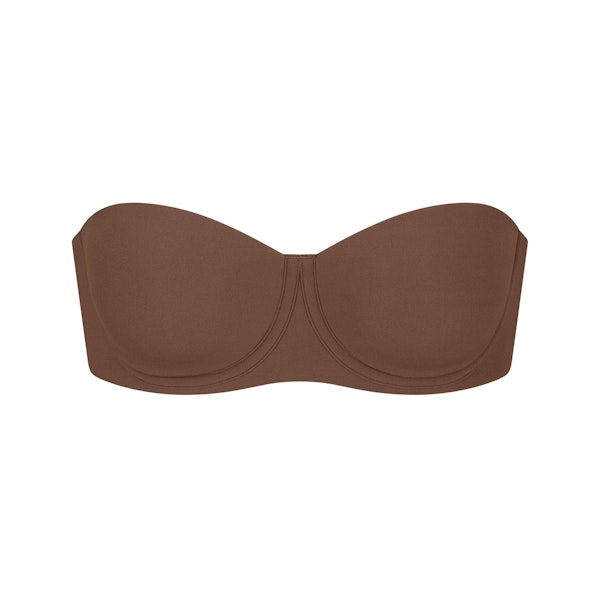 FITS EVERYBODY STRAPLESS BRA | JASPER (STRAPLESS BRAS) LAYS FLAT ON A WHITE BACKGROUND | FLT