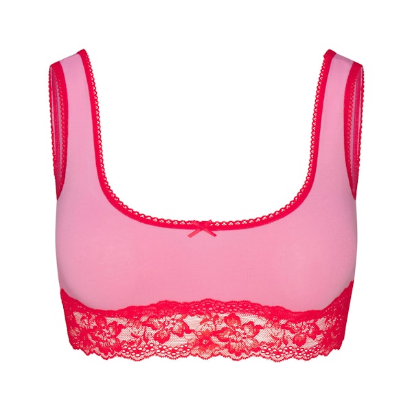 LIGHTWEIGHT COTTON LACE SCOOP BRALETTE | CARNATION CONTRAST FLAT ON A WHITE BACKGROUND | FLT