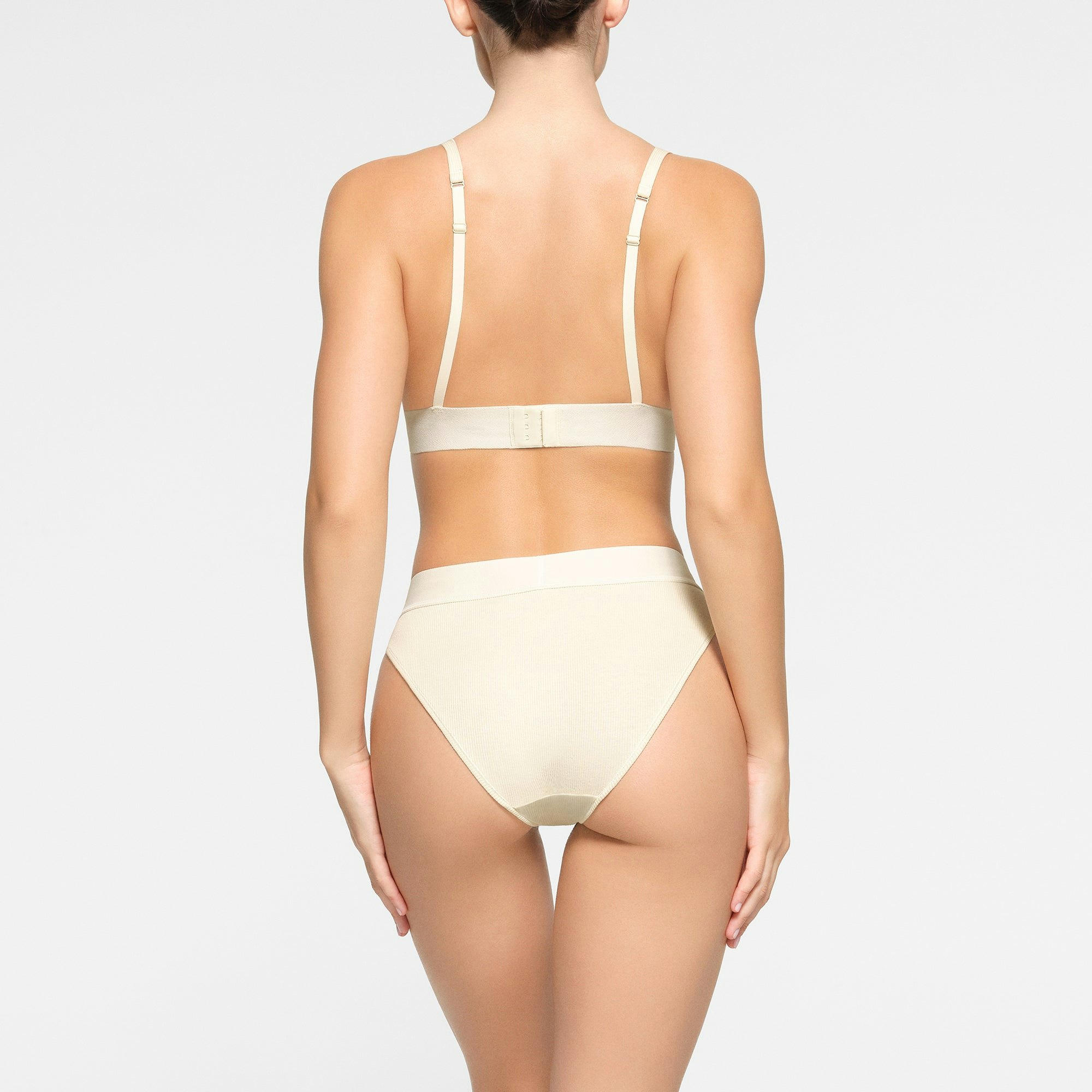 COTTON PLUNGE BRALETTE WORN BY A MODEL IN BACK VIEW