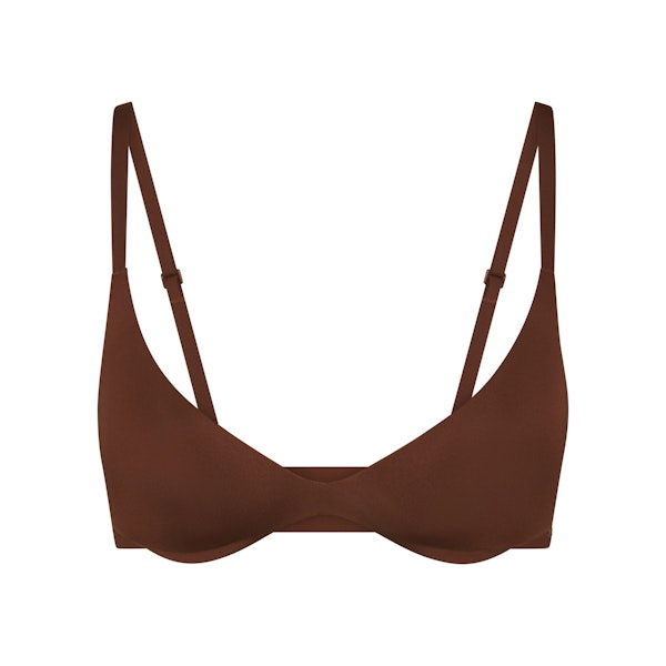 WIRELESS FORM SUPER PUSH-UP BRA | COCOA (PLUNGE BRAS) LAYS FLAT ON A WHITE BACKGROUND | FLT