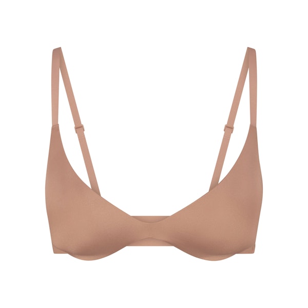 WIRELESS FORM SUPER PUSH-UP BRA | SIENNA (PLUNGE BRAS) LAYS FLAT ON A WHITE BACKGROUND | FLT