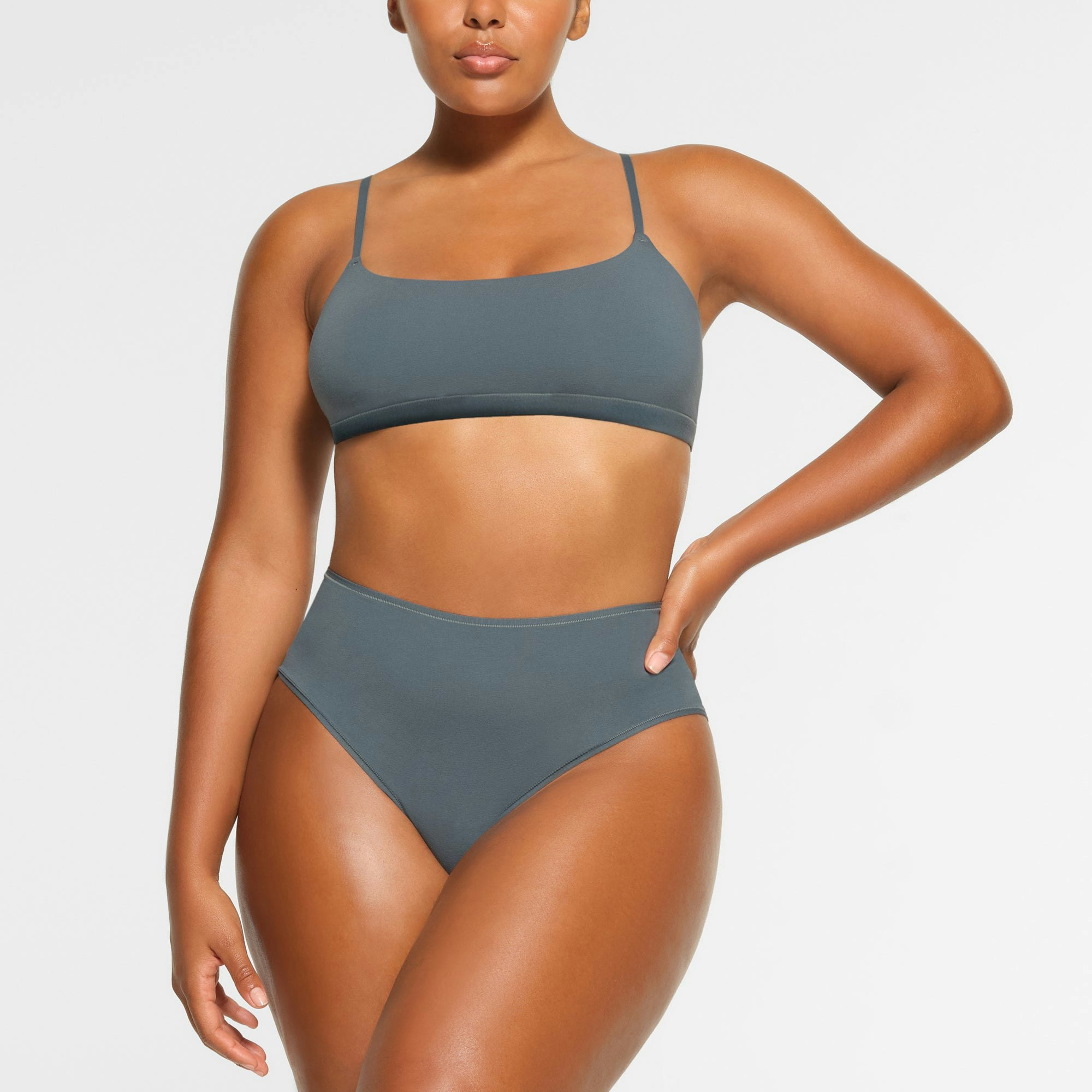 COTTON JERSEY SCOOP BRALETTE WORN BY A MODEL IN FRONT VIEW