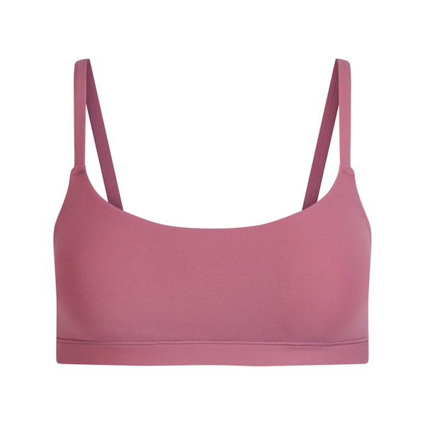 FITS EVERYBODY SCOOP BRALETTE | BEET FLAT ON A WHITE BACKGROUND | FLT