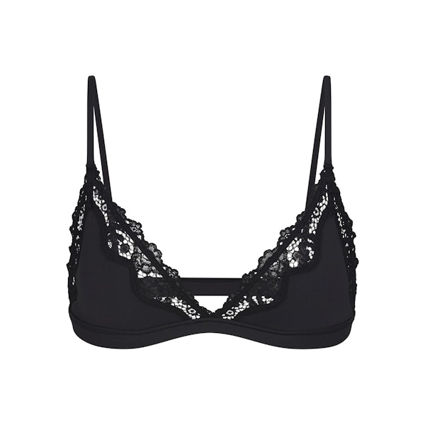 FITS EVERYBODY LACE TRIANGLE BRALETTE | ONYX (TRIANGLE BRALETTES) LAYS FLAT ON A WHITE BACKGROUND | FLT