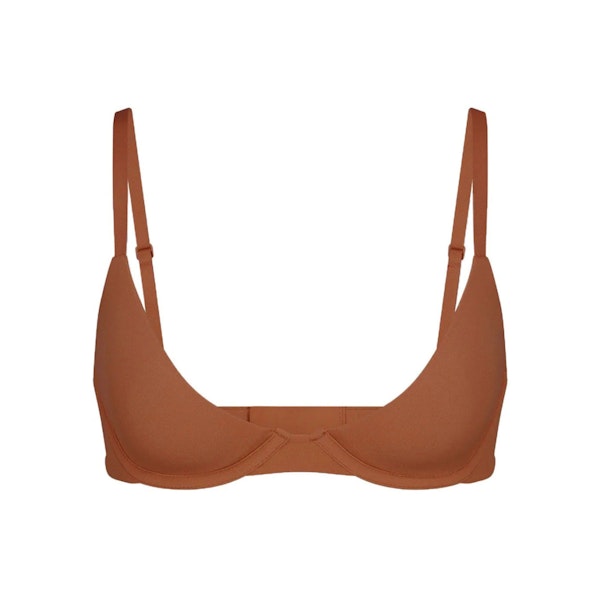 FITS EVERYBODY PLUNGE BRA | BRONZE (PLUNGE BRAS) LAYS FLAT ON A WHITE BACKGROUND | FLT