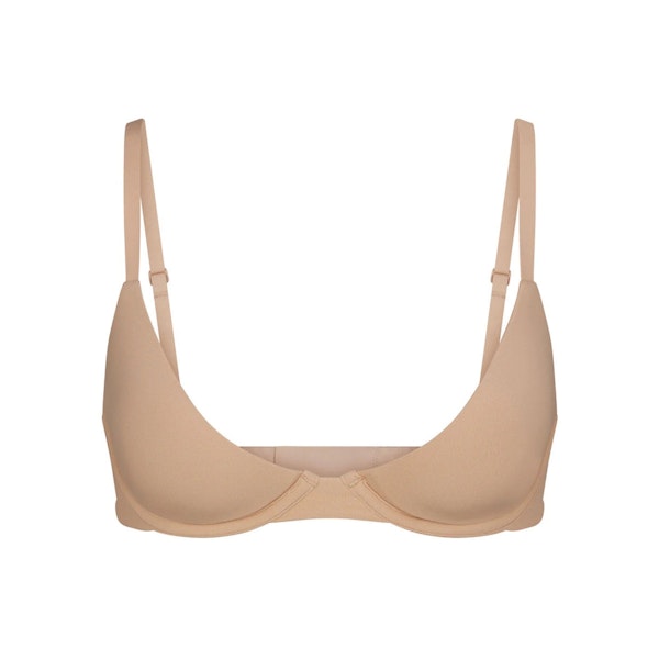 FITS EVERYBODY PLUNGE BRA | CLAY (PLUNGE BRAS) LAYS FLAT ON A WHITE BACKGROUND | FLT