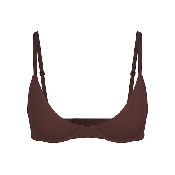 FITS EVERYBODY PLUNGE BRA | COCOA (PLUNGE BRAS) LAYS FLAT ON A WHITE BACKGROUND | FLT