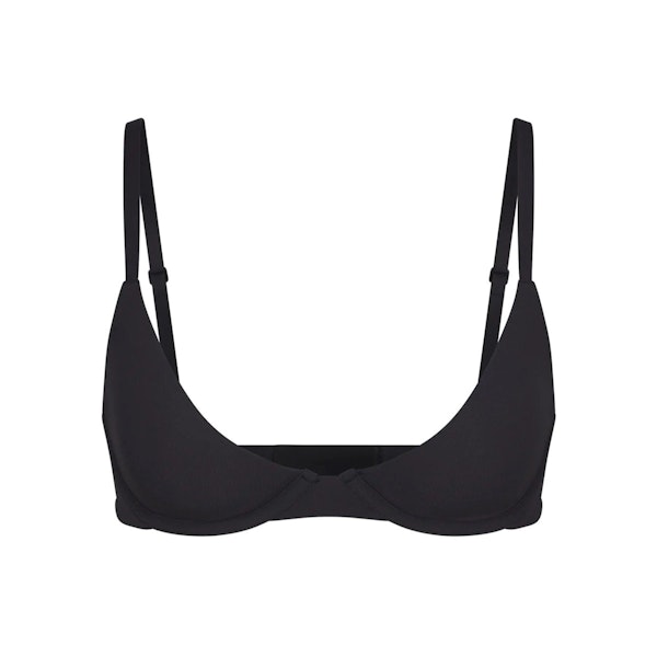 FITS EVERYBODY PLUNGE BRA | ONYX (PLUNGE BRAS) LAYS FLAT ON A WHITE BACKGROUND | FLT