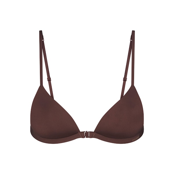 WIRELESS FORM TRIANGLE FRONT CLOSE SUPER PUSH-UP BRA | COCOA FLAT ON A WHITE BACKGROUND | FLT