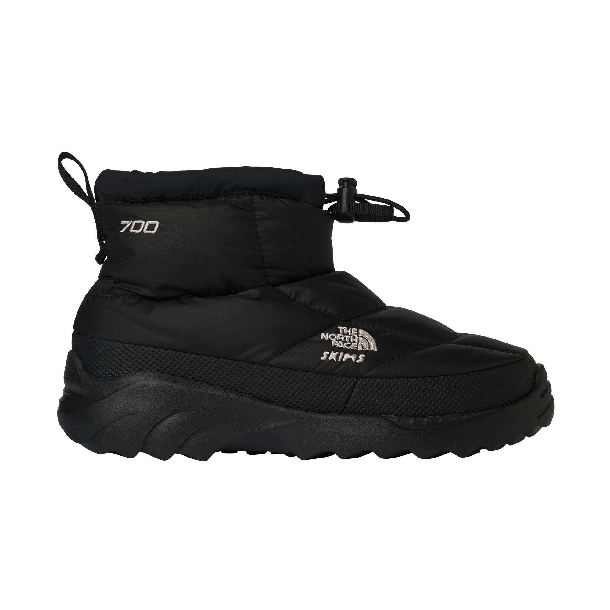 THE NORTH FACE X SKIMS NUPTSE TRACTION CHUKKA | ONYX FLAT ON A WHITE BACKGROUND | FLT