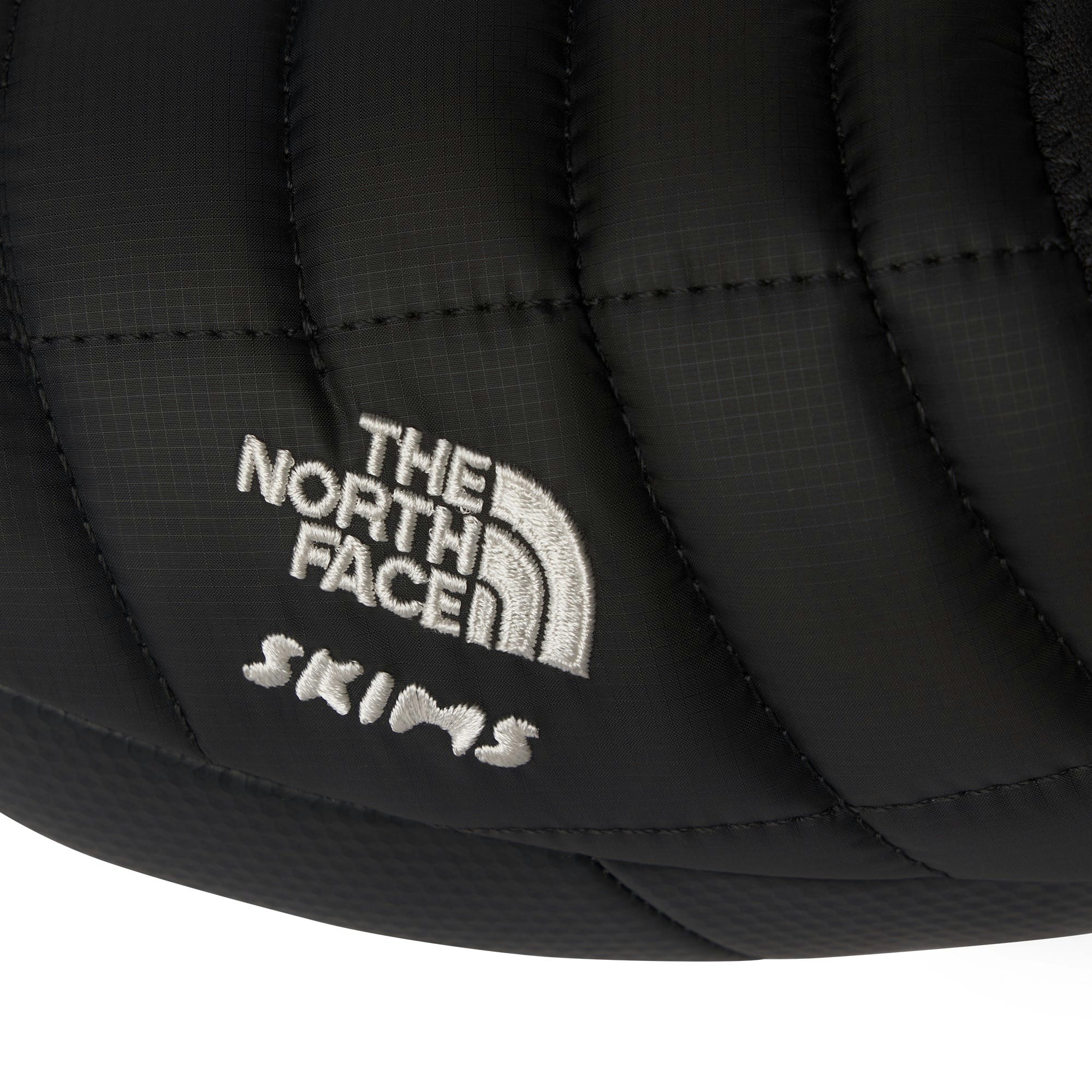 THE NORTH FACE X SKIMS THERMOBALL TRACTION MULE V | ONYX ADDITIONAL FABRIC DETAILS