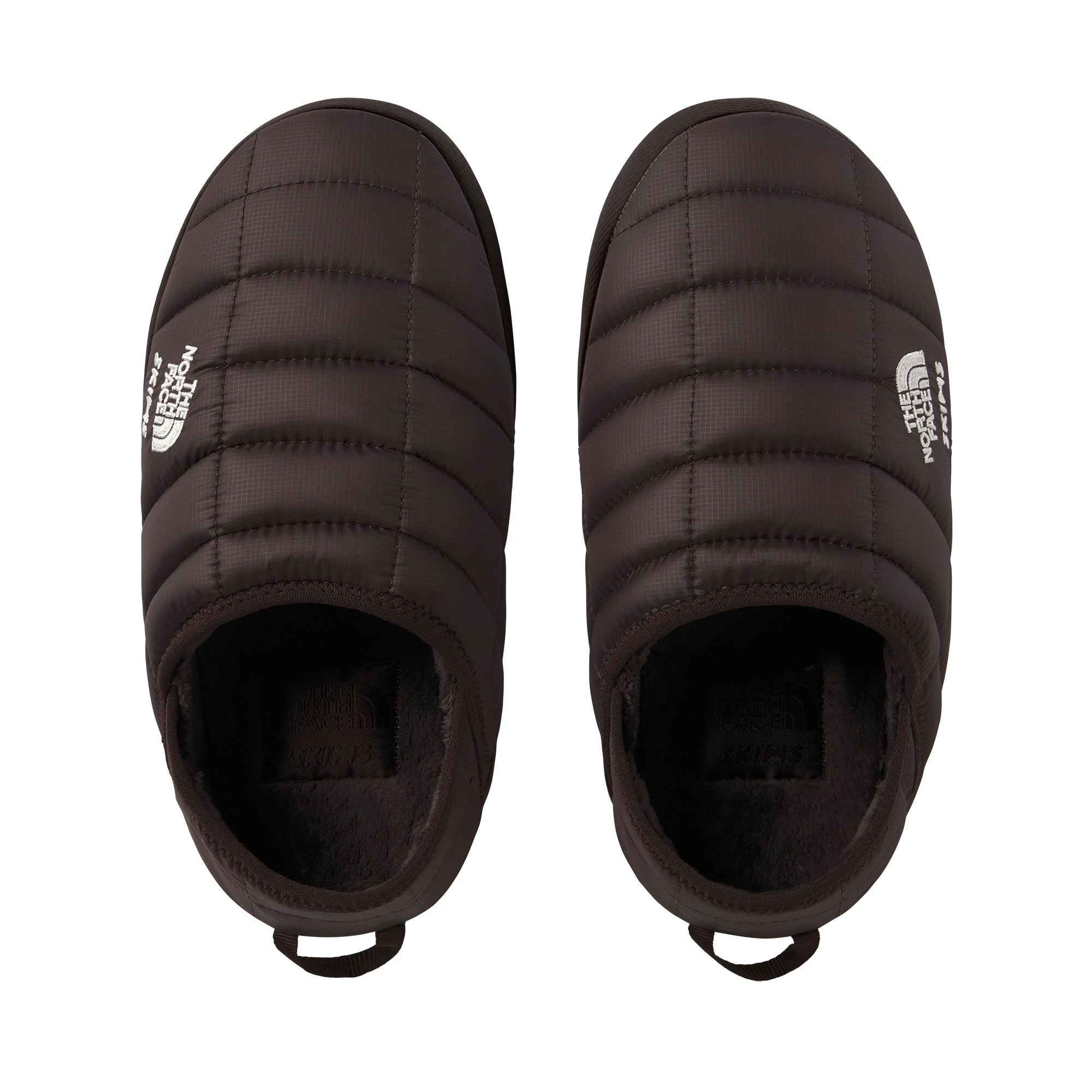 THE NORTH FACE X SKIMS THERMOBALL TRACTION MULE V | PHOENIX FLAT ON A WHITE BACKGROUND | FLT