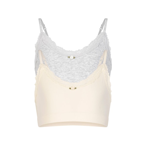 COTTON SEAMLESS JUNIORS LACE SCOOP BRALETTE 2-PACK | ECRU AND LIGHT HEATHER GREY FLAT ON A WHITE BACKGROUND  @ | FOCUS: 0.9, 0.1, 0.7