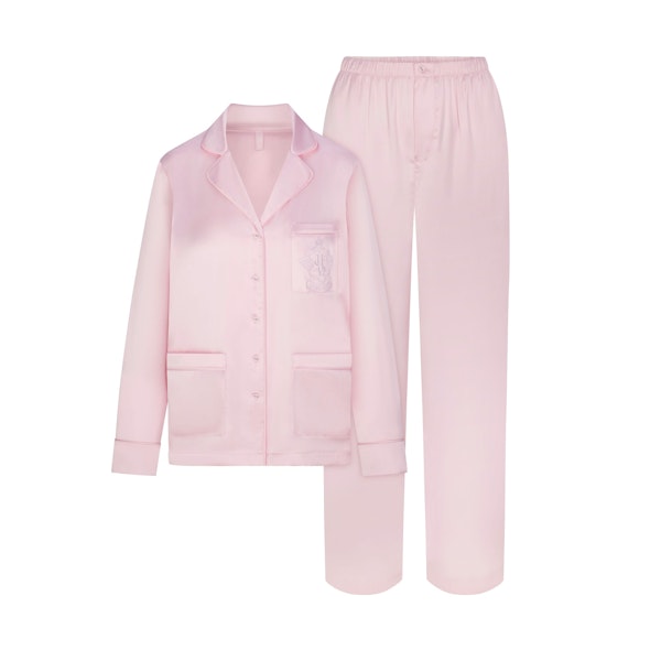 SKIMS HOTEL SHINE LONG SLEEVE BUTTON UP SLEEP SET | MIRROR (LONG SLEEVE T-SHIRTS) FLAT ON A WHITE BACKGROUND | FLT