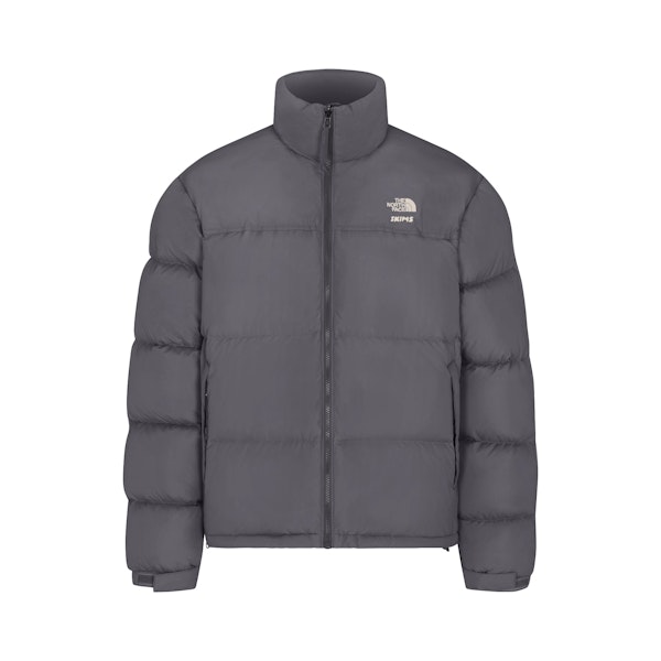 THE NORTH FACE X SKIMS 1996 NUPTSE JACKET | GUNMETAL FLAT ON A WHITE BACKGROUND | FLT