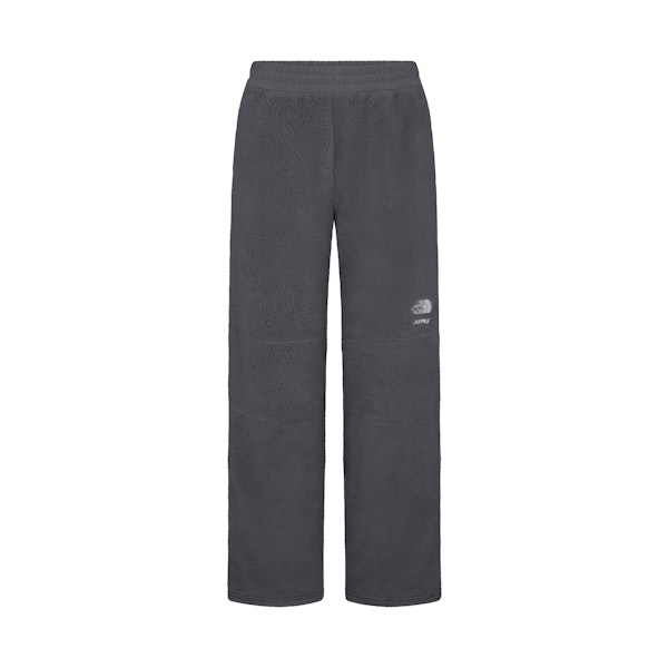 THE NORTH FACE X SKIMS 1995 DENALI FLEECE STRAIGHT LEG PANT | GUNMETAL FLAT ON A WHITE BACKGROUND | FLT