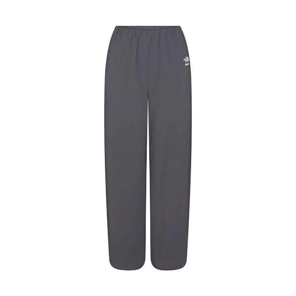 THE NORTH FACE X SKIMS VENTRIX PANT | GUNMETAL FLAT ON A WHITE BACKGROUND | FLT