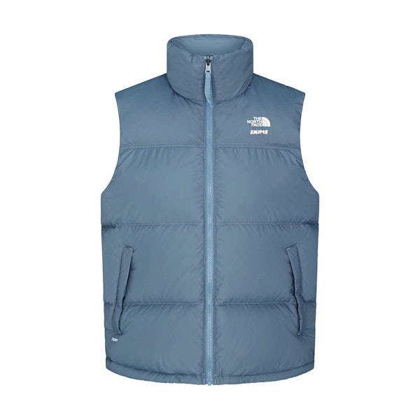 THE NORTH FACE X SKIMS 1996 NUPTSE VEST | KYANITE FLAT ON A WHITE BACKGROUND | FLT