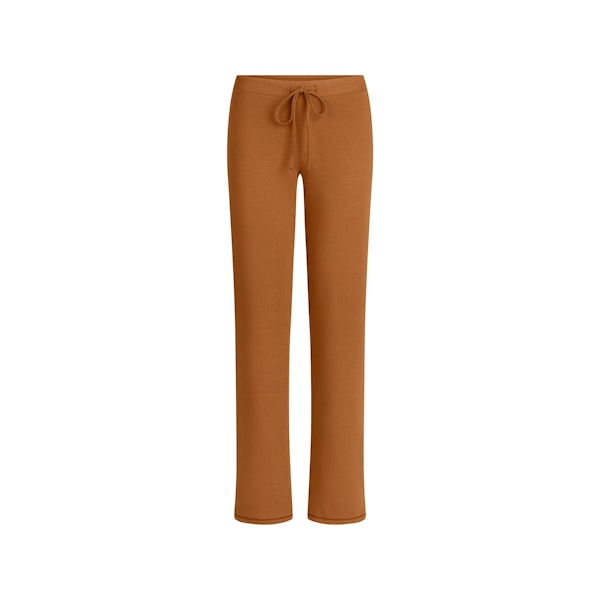 COTTON JERSEY STRAIGHT LEG PANT | CHAI FLAT ON A WHITE BACKGROUND | FLT