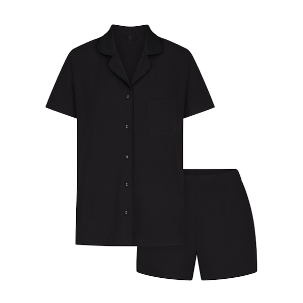 SOFT LOUNGE SHORT SLEEP SET | ONYX LAYS FLAT ON A WHITE BACKGROUND | FLT