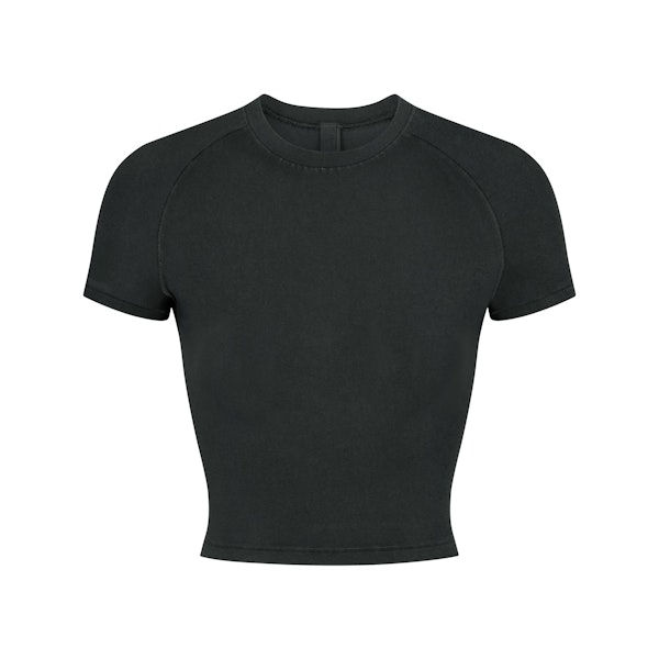 NEW VINTAGE CROPPED RAGLAN T-SHIRT | WASHED ONYX (CROP TOPS) LAYS FLAT ON A WHITE BACKGROUND | FLT