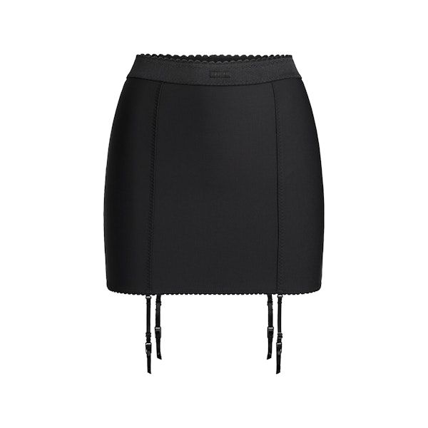 SKIMS BODY MINI GARTER SKIRT | ONYX FLAT ON A WHITE BACKGROUND | FLT