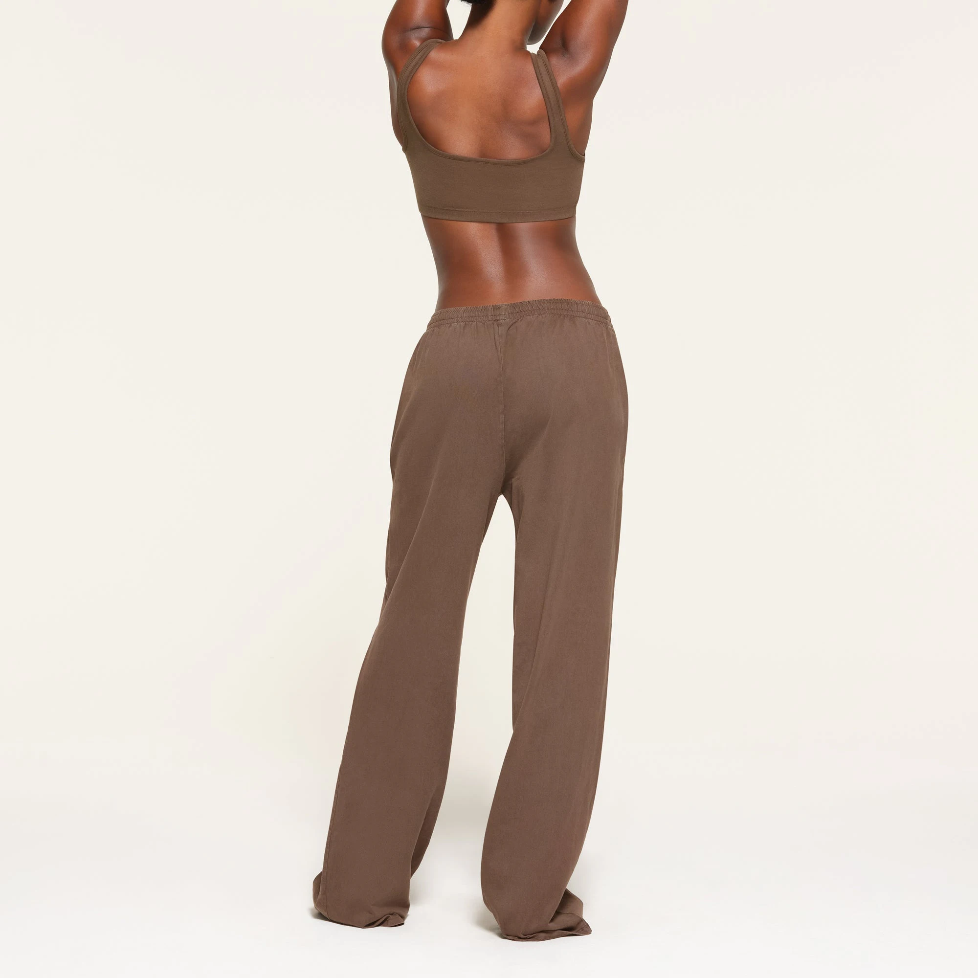 OUTDOOR JERSEY PANT WORN BY A MODEL IN BACK VIEW