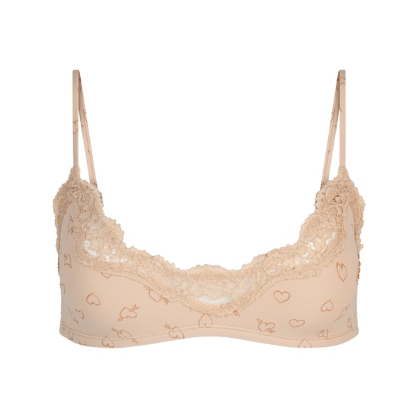 FITS EVERYBODY LACE SCOOP BRALETTE | MICA SKETCHED HEARTS FLAT ON A WHITE BACKGROUND | FLT