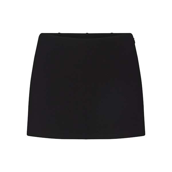 THE ESSENTIAL COLLECTION MINI SKORT | OBSIDIAN FLAT ON A WHITE BACKGROUND | FLT