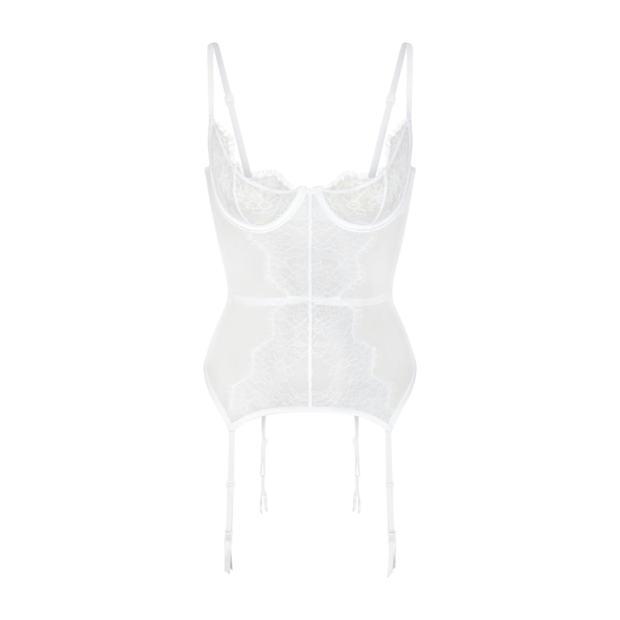 SKIMS LACE SCOOP UNLINED CORSET | SNOW (CORSET TOPS) LAYS FLAT ON A WHITE BACKGROUND | FLT