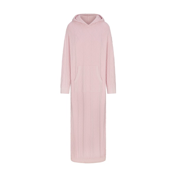 COZY LIGHT OVERSIZED CABLEKNIT LONG DRESS | CHERRY BLOSSOM FLAT ON A WHITE BACKGROUND | FLT